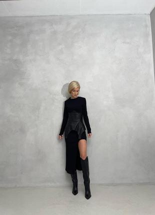 Трикотажна жіноча сукня в рубчик довжини міді розмір 42-46 чорного кольору6 фото