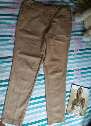 Брюки бежевого цвета