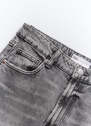 Идеальные серые джинсы мом zara mom эффект потертости уровни прямые новая коллекция8 фото