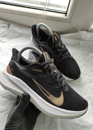 Nike air zoom кросівки бігові