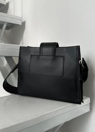 Женская кожаная сумка в стиле jacquemus в комплекте два ремешка9 фото