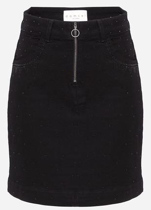 Джинсовая черная юбка а- силуэта, украшенная камушками