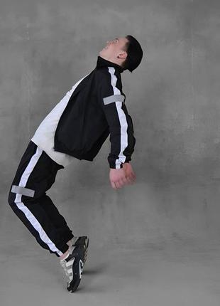 Мужской спортивный костюм из плащевки черный рефлективный без капюшона на молнии (b)4 фото