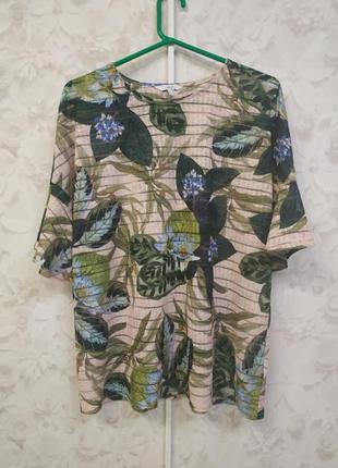 Легка красива блузка в квітковий принт next стан нової