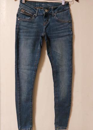 Джинсы джинси