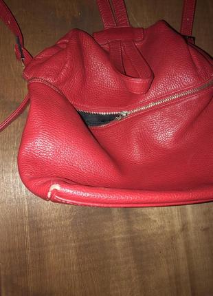 Качественный, модный, плотной кожи, яркий красный кожаный рюкзак. брендовый.9 фото