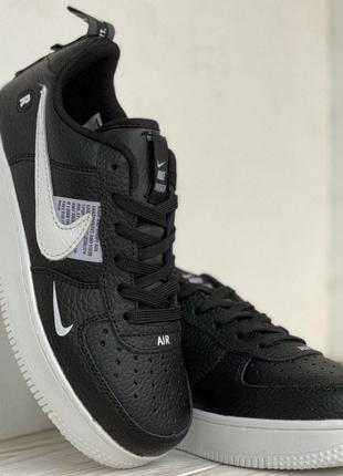 Кросівки шкіряні nike air force чорні з білою підошвою