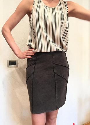Стильна спідниця vila