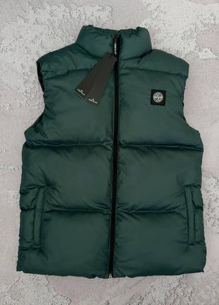 Мужская жилетка stone island оливковая с патчем весенняя осенняя безрукавка стон айленд (b)