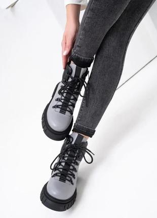 Черно-серые теплые ботинки на меху размер 40