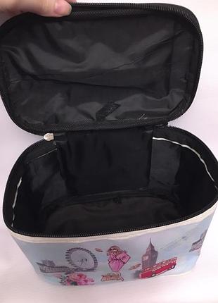 Косметичка сумка чемодан для косметики квадратная с ручкой с ярким принтом рисунком...