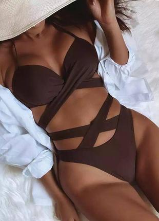 Купальник с плотными чашками коричневого цвета