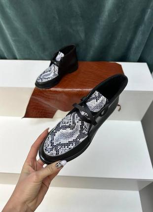 Екслюзивні черевики високі лофери з натуральної італійської шкіри та замші жіночі на шнурках3 фото