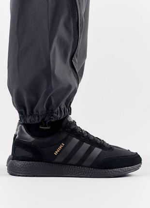 Чоловічі кросівки adidas originals iniki текстильні чорні з білим адідас ініки весняні осінні (b)1 фото