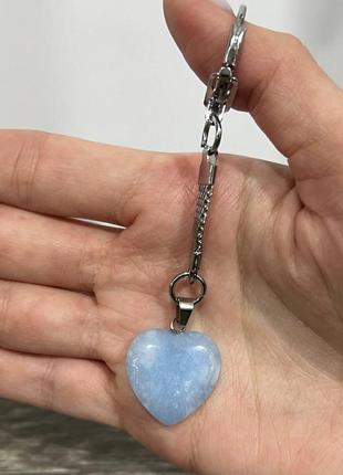 Натуральный камень голубой аквамарин кулон в форме сердечка на брелке - оригинальный подарок девушке