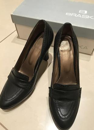 Лофферы весна осень офисные туфли каблук кожа