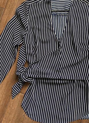Блуза у вертикальну смужку із завʼязкою на боку2 фото