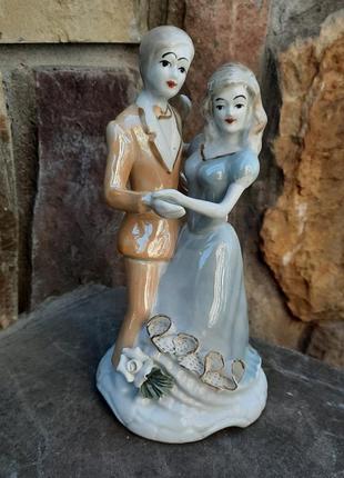 Фарфорова статуетка весільна пара.