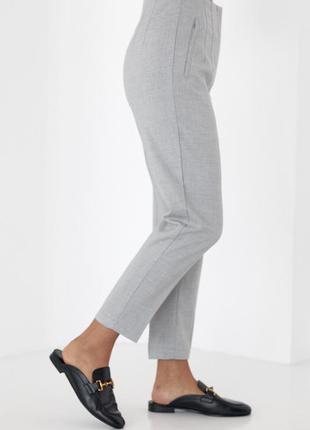 Классические женские брюки укороченные - светло-серый цвет, s (есть размеры)5 фото