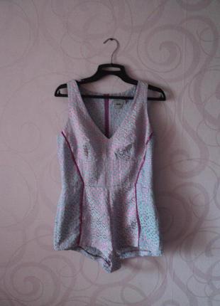 Короткий женский комбинезон в диско стиле