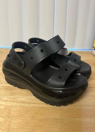 Крокс мега краш сандалі платформа чорні crocs mega crush sandal black3 фото