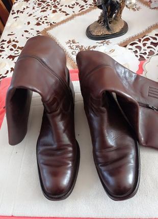 Чоботи шкіряні.