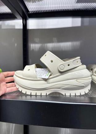 Крокс мега краш сандалі платформа бежеві crocs mega crush sandal bone