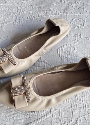 Жіночі туфлі шкіряні балетки з декором8 фото