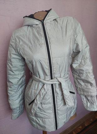 Крута демі куртка в дуже гарному стані на 158.