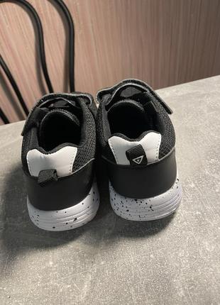 Кросівки дитячі
