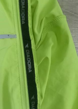 Фирменная оригинальная куртка - ветровка бренда diadora italy оригинал7 фото