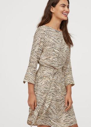 H&m платье рубашка леопардовый принт миди с поясом с рукавом белое бежевое2 фото