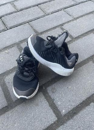 Кроссовки adidas оригинал 23