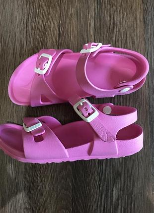 Босоножки сандали