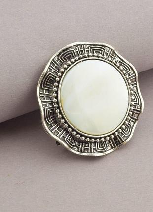 Брошь перламутр 40x40мм.