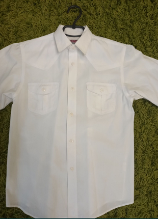 Продам білу сорочку для хлопчика
