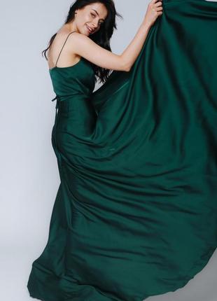 Зелене вечірнє плаття випускне довге максі шовкове шлейки з розрізом7 фото