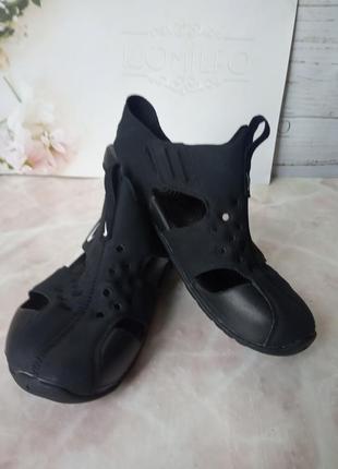 Сандалії nike