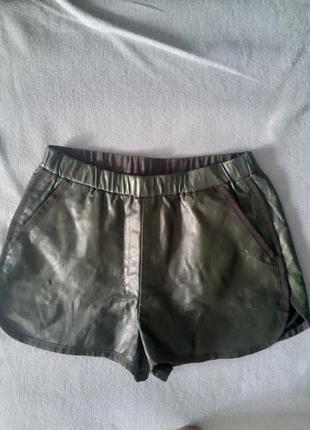 Шорты кожа