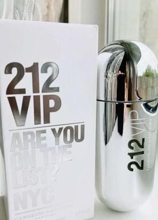 Жіноча парфумована вода carolina herrera 212 vip silver (гламурний аромат для молодих і креативних)