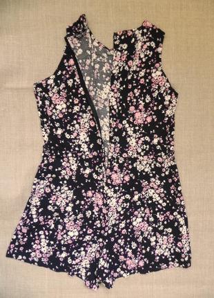 Жіночий комбінезон-сукня з шортами (ромпер)3 фото