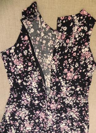 Жіночий комбінезон-сукня з шортами (ромпер)4 фото