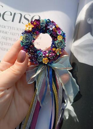 Брошка з бісеру вінок віночок квіткова брошка ручної роботи