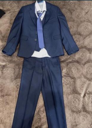 Школьный костюм