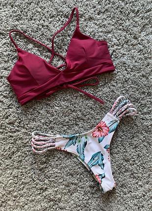 Роздільний купальник з квітковим принтом