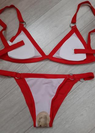 Червоний гарний базовий купальник трикутники, модні плавки бразиліана3 фото