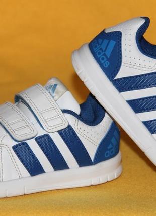 Кросівки adidas р. 24-25 устілка 15,3 см2 фото