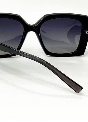 Очки солнцезащитные женские квадратные в пластиковой оправе с тоненькими дужками градиентная тонировка3 фото