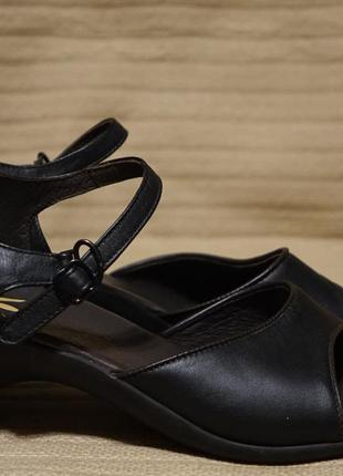 Изящные черные открытые фирменные босоножки на устойчивом каблуке camper испания 41 р.
