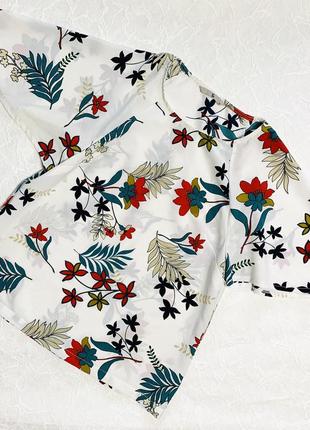 Блузка в цветочный принт в цветы boohoo zara next